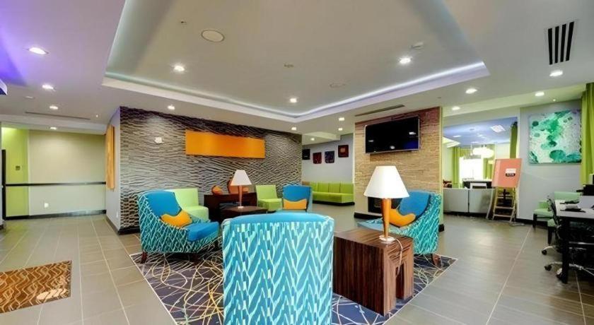 Comfort Inn & Suites Tulsa I-44 West - Rt 66 Oakhurst Bagian luar foto
